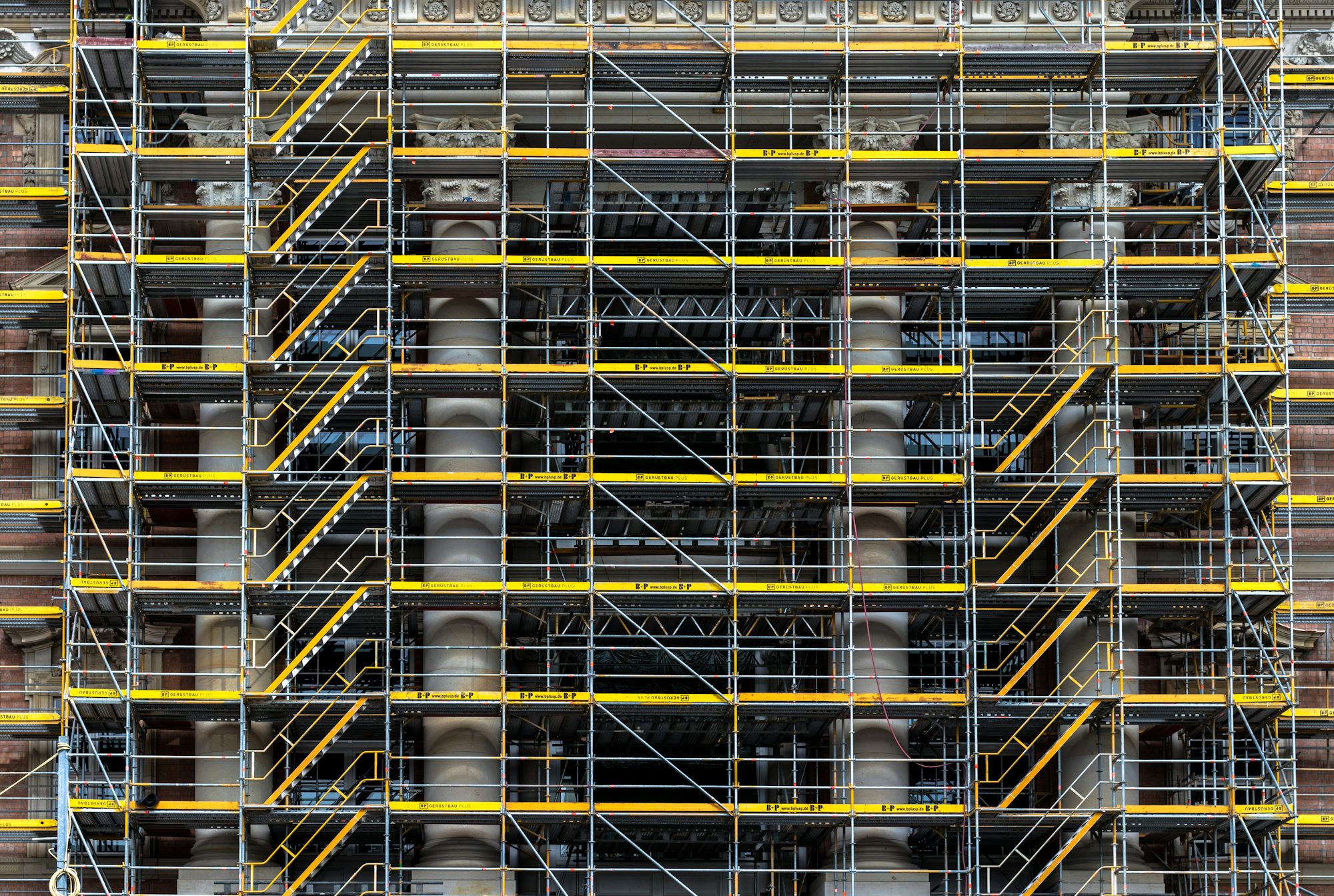 公路工程建设怎样合理安排施工计划，缩短工期(图1)