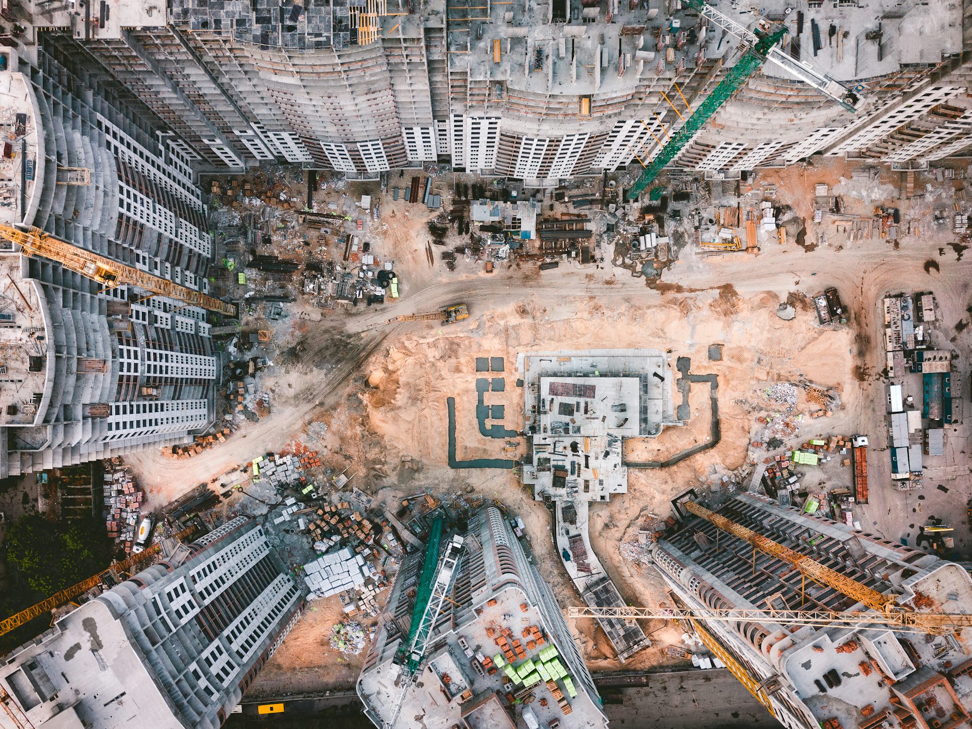 环保施工项目在进行绿色建筑认证时，需要满足哪些具体的节能性能指标(图1)