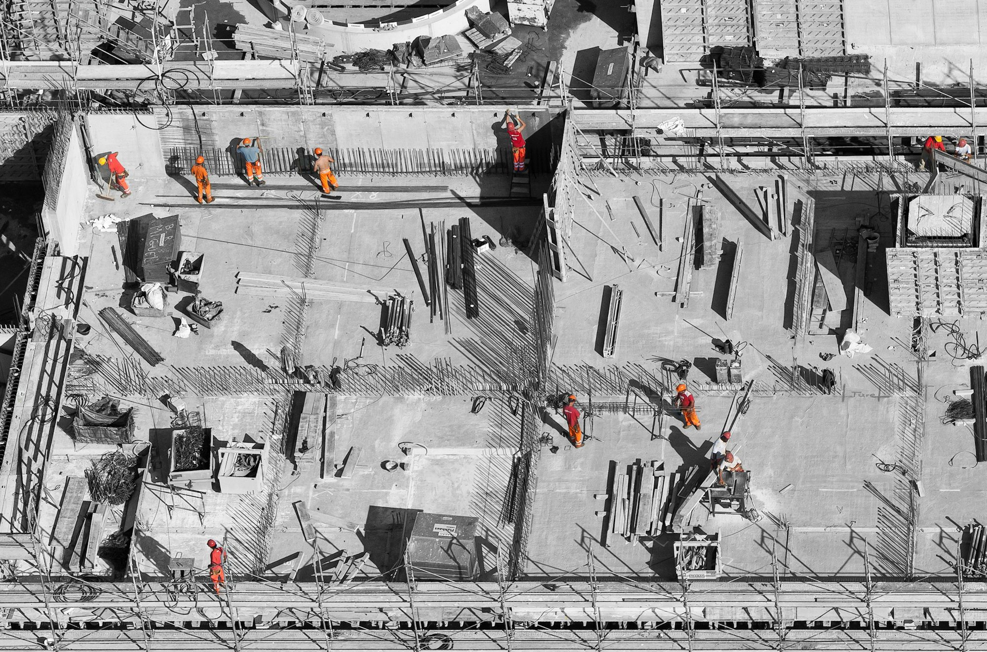 电力建设项目在进行招标发包时，需要审查投标单位哪些资质证书(图1)