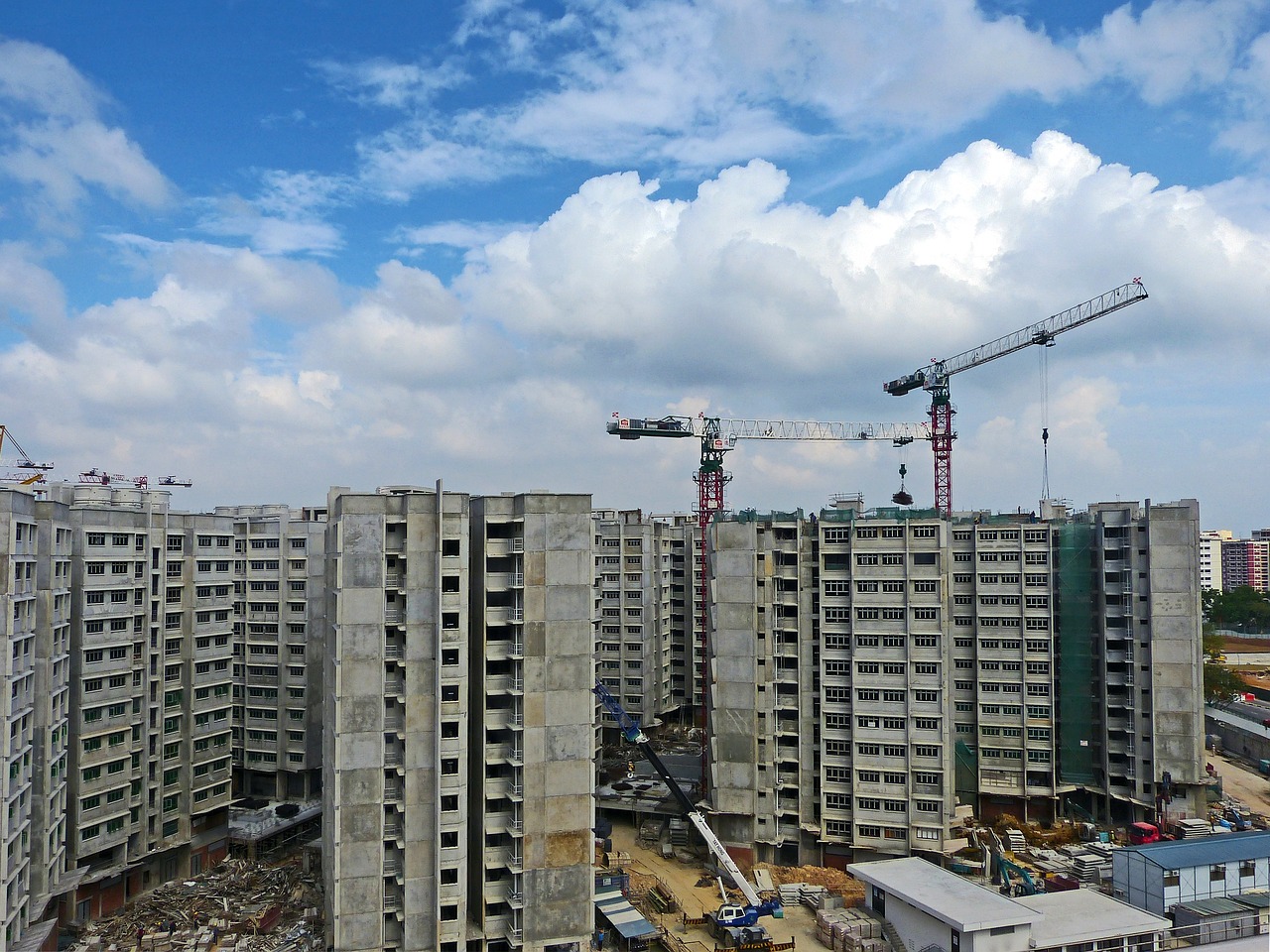 隧道工程施工期间发现地质条件与勘察不符时怎样调整施工方案，保障施工安全(图1)