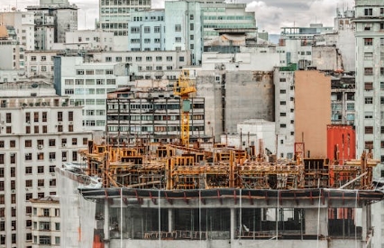 建筑工程施工许可证到期后还未完工，施工许可延期的办理流程是怎样的(图1)